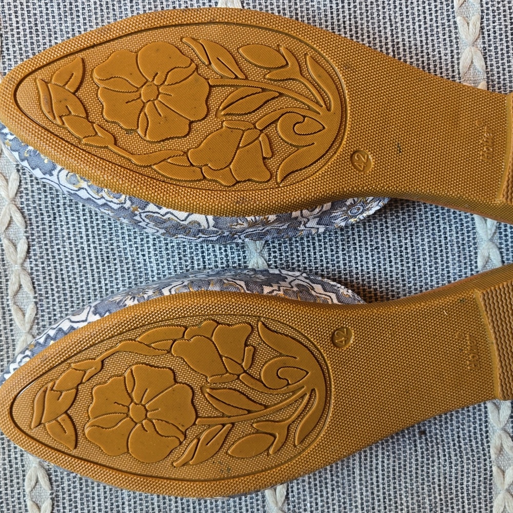 Holter slip on flats. Size 42